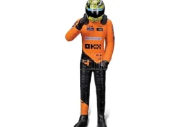 F1 Mc Laren Mcl38 Con Norris Figura - 1:24 Die-cast Model Modelli In Scala Bburago
