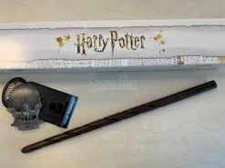 Harry Potter Bacchetta Magica Professoressa Sibilla Cooman + Piedistallo Noble Collection SCATOLA ROVINATA