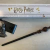 Harry Potter Bacchetta Magica Professoressa Minerva McGranitt + Piedistallo Noble Collection