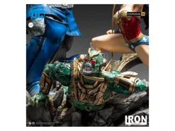 IRON STUDIO WONDER WOMAN VS DARKSEID 1/6 DIORAMA STATUA