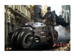 The Flash Movie Masterpiece Action Figura Wih Vehicle 1/6 Batman & Batcycle Set 30 Cm Hot Toys