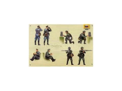 Zvezda Z3585 GERMAN HALFTRACK CREW KIT 1:35 Modellino